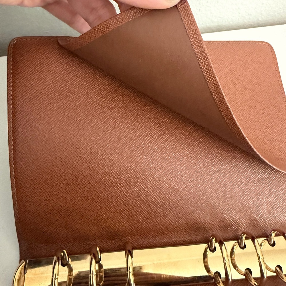 Louis Vuitton MM Ring Agenda (Medium) - Picture 11 of 14